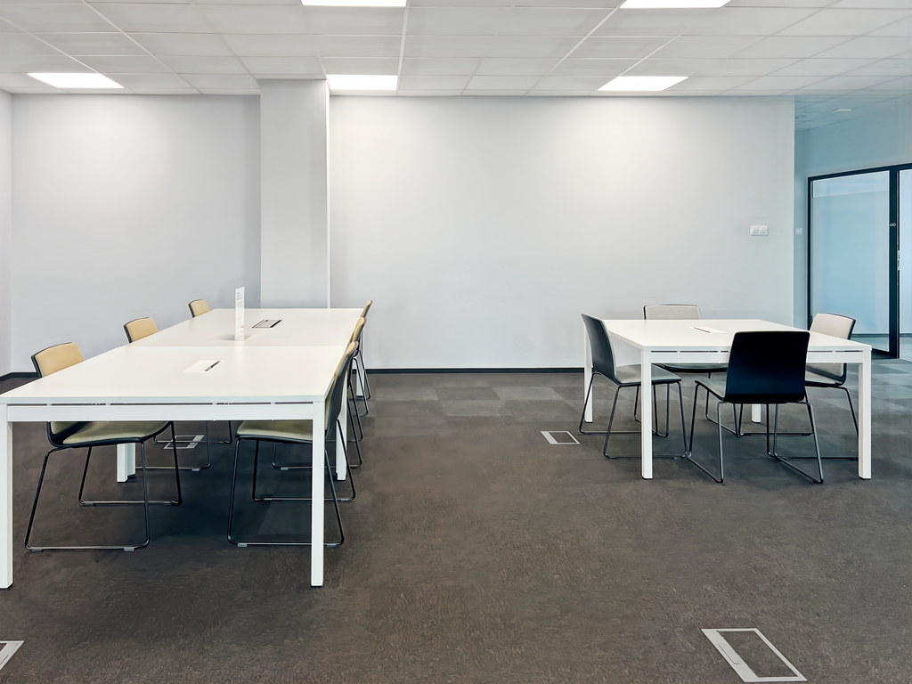 Znajdź własne biurko w lokalizacji Regus Diamentum