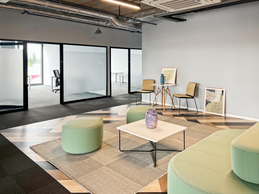 10-15 - osobowa w lokalizacji Regus Diamentum