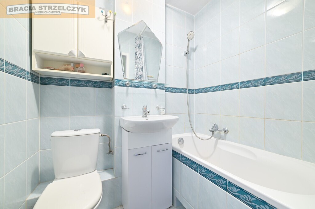 Saska Kępa, 2 pokoje. Balkon. VI piętro