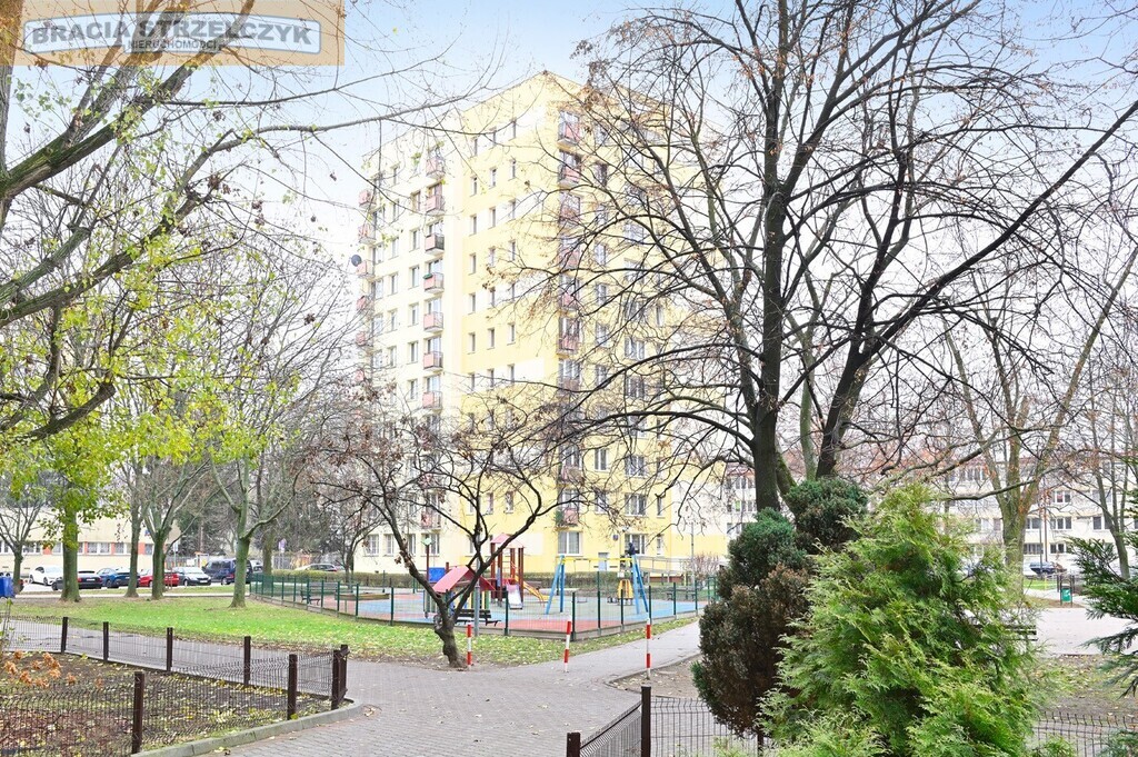 Saska Kępa, 2 pokoje. Balkon. VI piętro