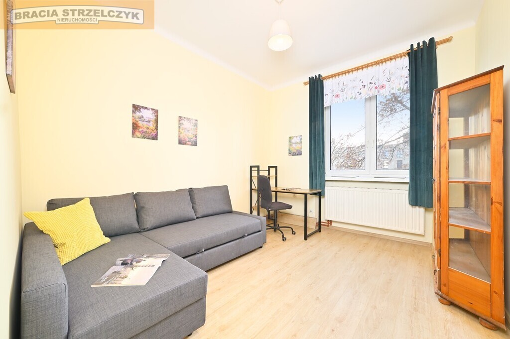 Kawalerka w kamienicy okolice Nowego Światu