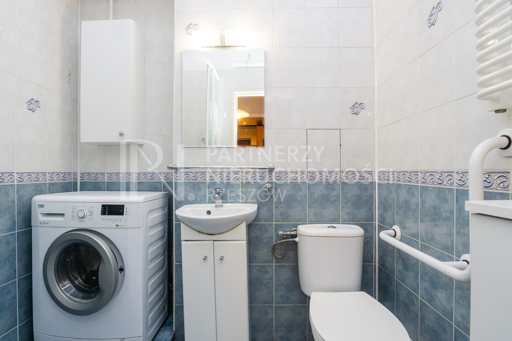 CENTRUM - Przestronne 2 pokojowe mieszkanie !