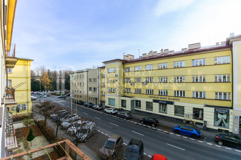 CENTRUM - Przestronne 2 pokojowe mieszkanie !
