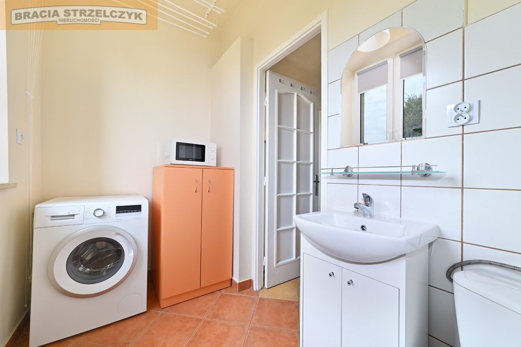 Pokój z aneksem kuchennym blisko stacji PKP Włochy