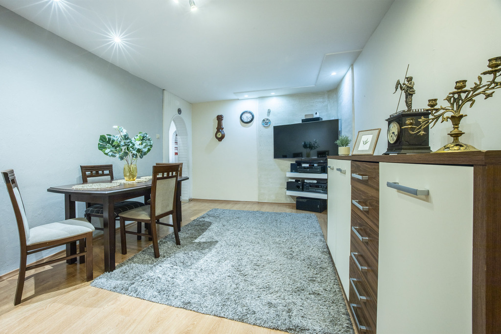 Mieszkanie z potencjałem w spokojnej okolicy