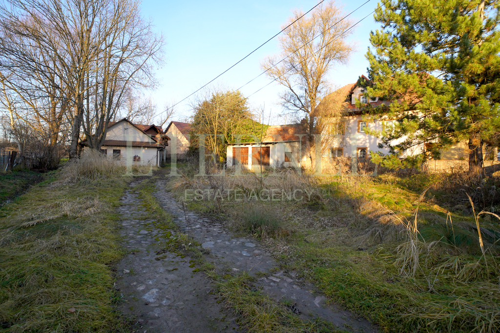 Rezerwacja - Działka budowlana nad stawem 12 arów