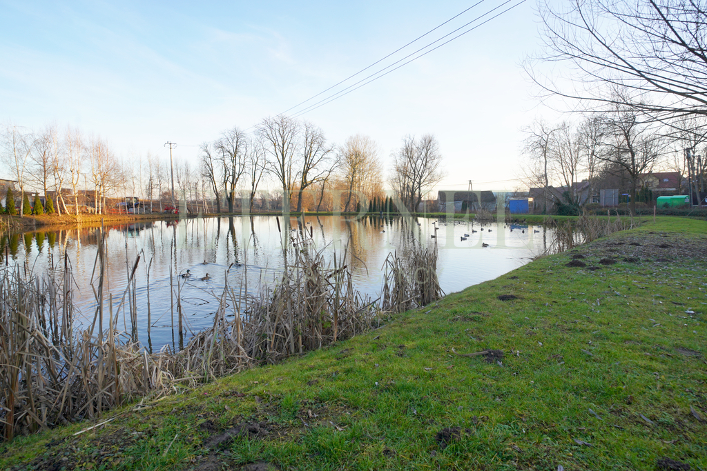 Rezerwacja - Działka budowlana nad stawem 12 arów