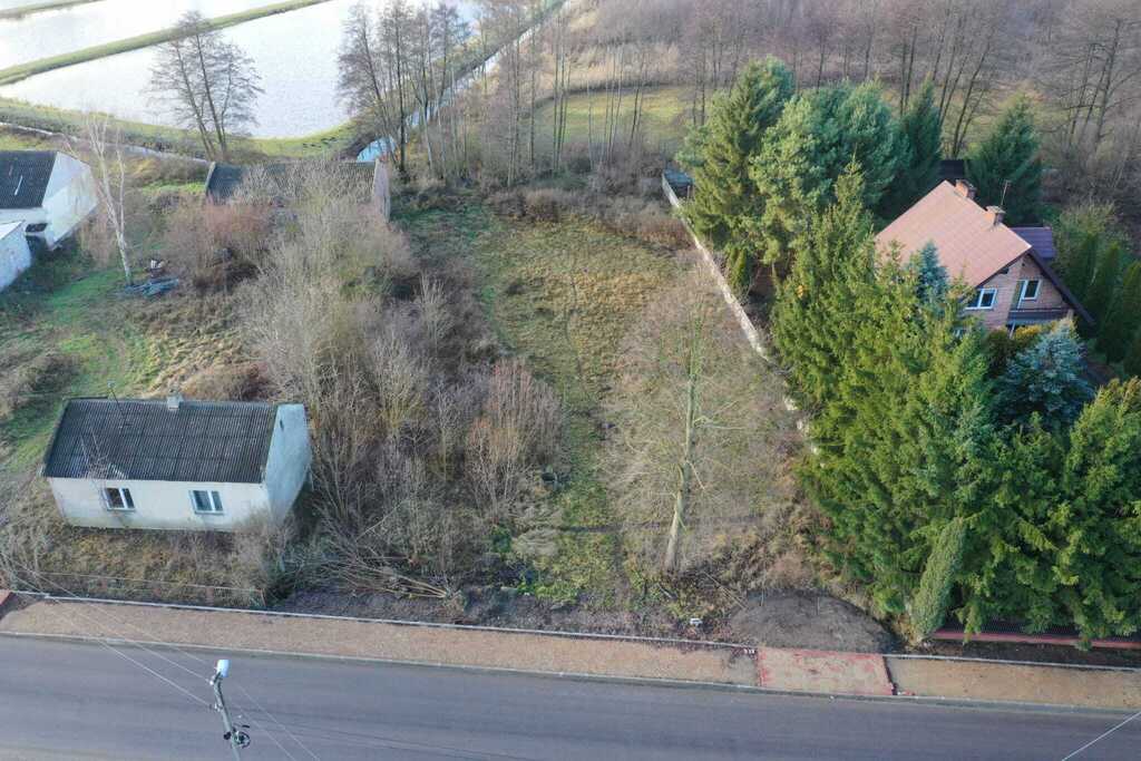 Działka budowlana w pięknej okolicy !