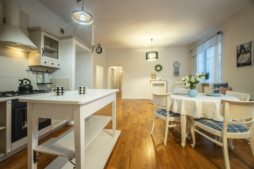 Klimatyczne duże bezczynszowe w centrum