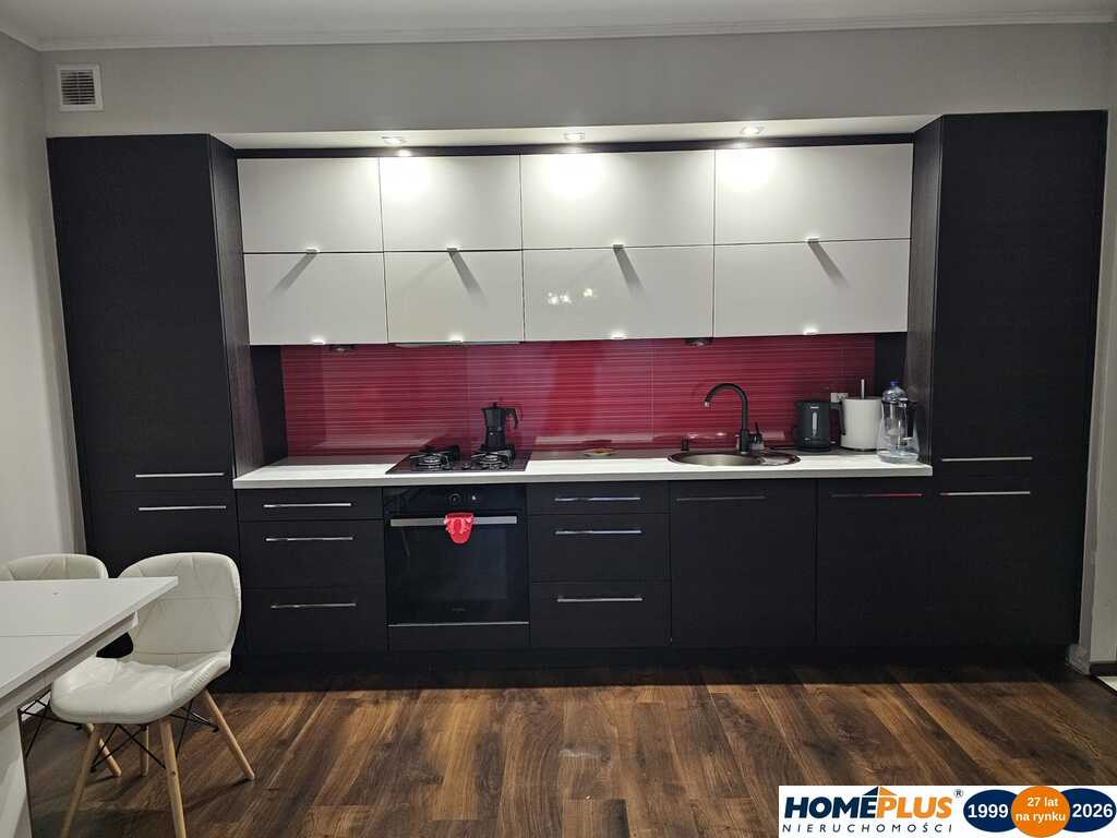 3 pokoje 54 m², centrum Radzymina, parking.