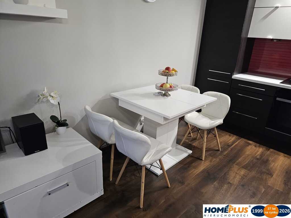 3 pokoje 54 m², centrum Radzymina, parking.