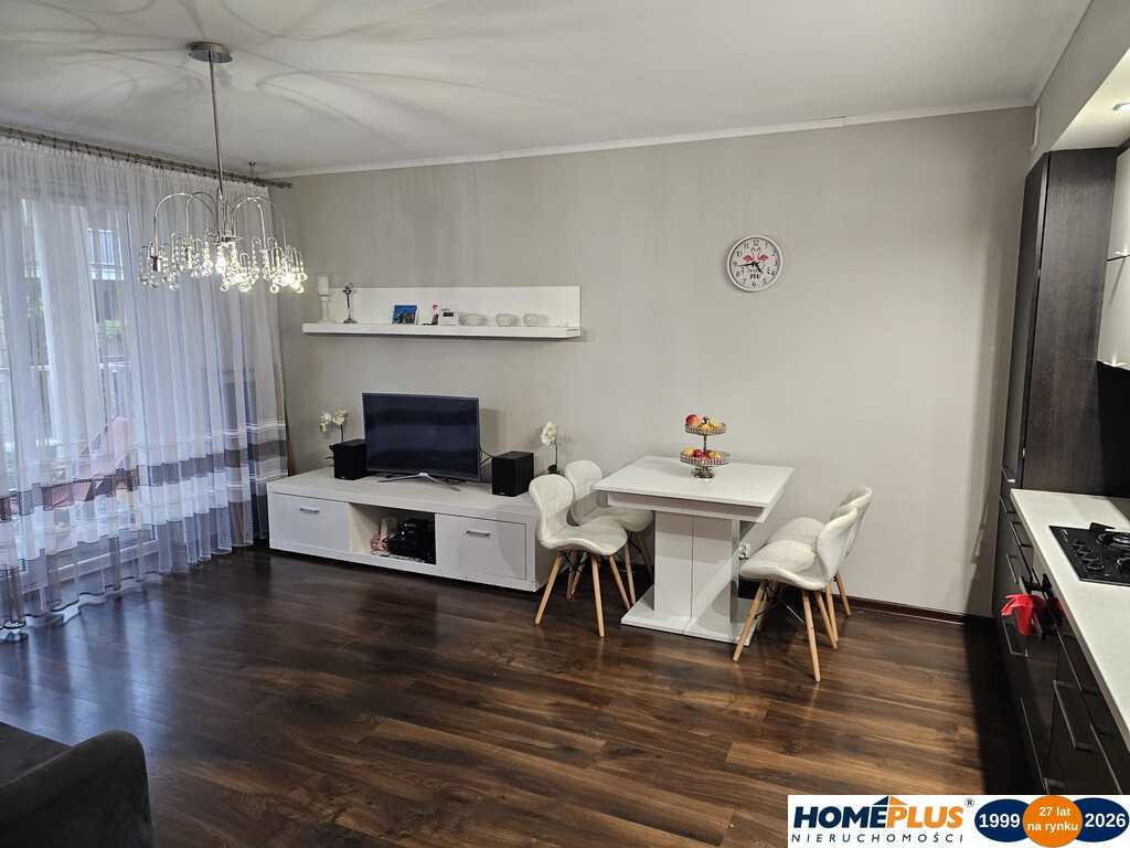 3 pokoje 54 m², centrum Radzymina, parking.