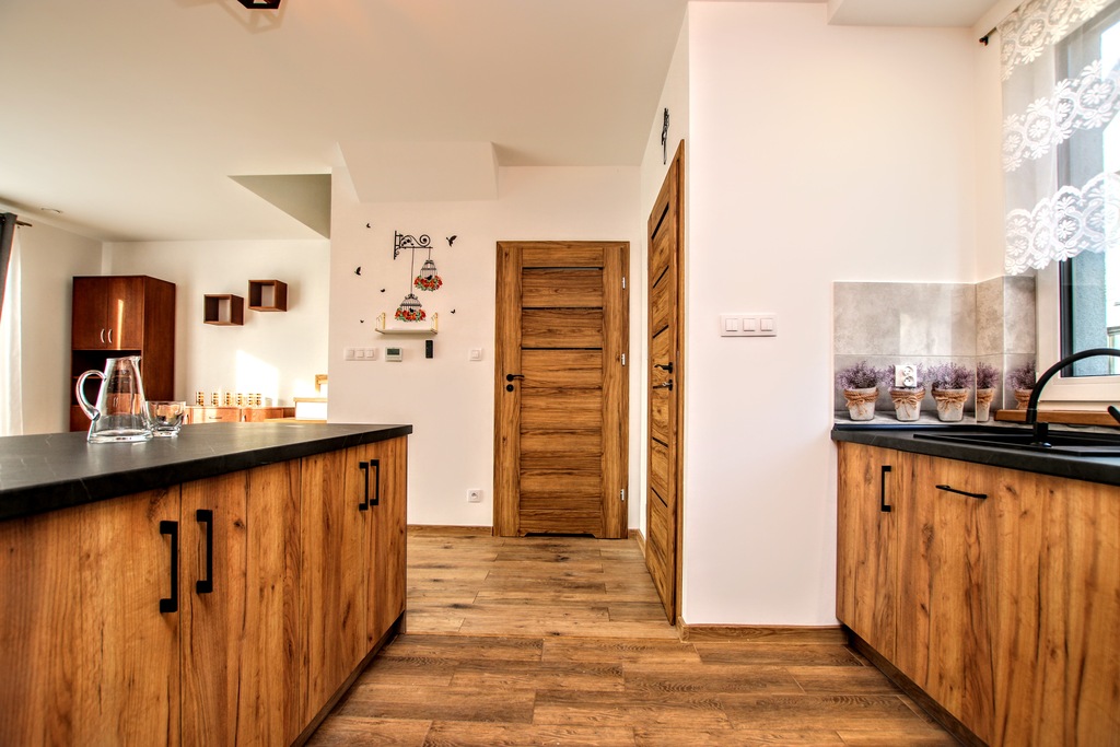 nowoczesny dom w zabudowie bliźniaczej, ogródek