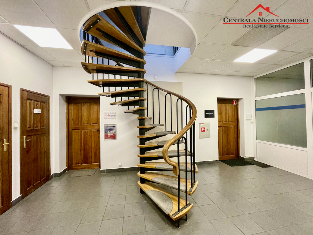 Klimatyczny lokal ze skosami w pałacyku Bydgoska 1