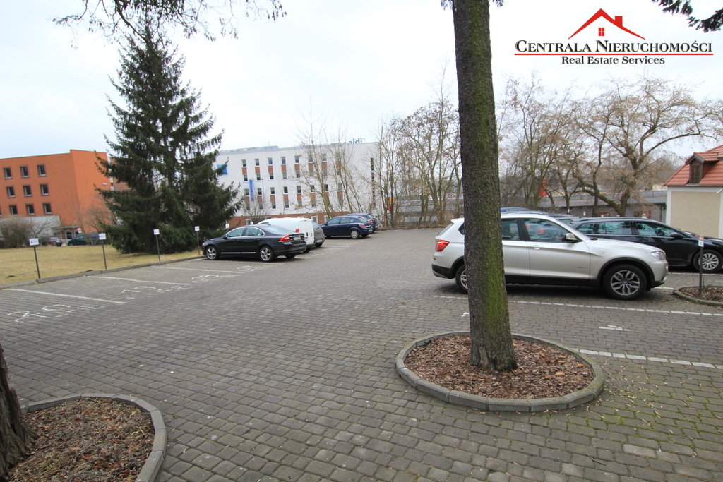 Klimatyczny lokal ze skosami w pałacyku Bydgoska 1