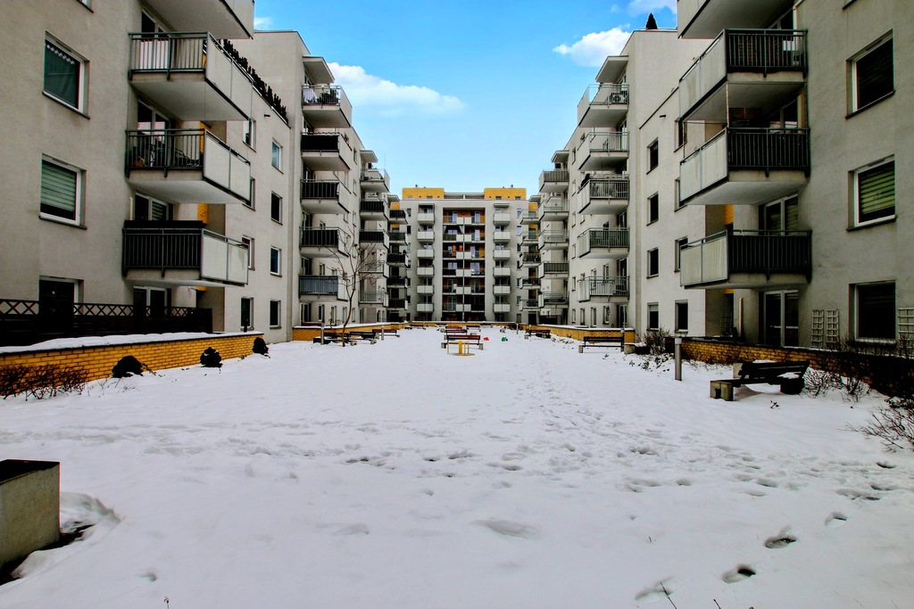 garaż podziemny, dwa balkony, budynek z 2016 roku