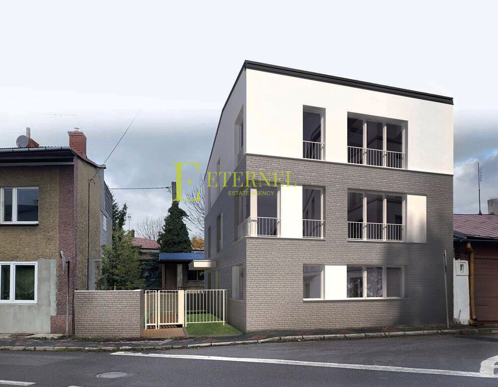 Duża działka budowlana 188m² w Skale z mediami