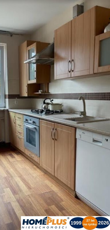 Dom dla pracowników z przestronnymi pokojami.