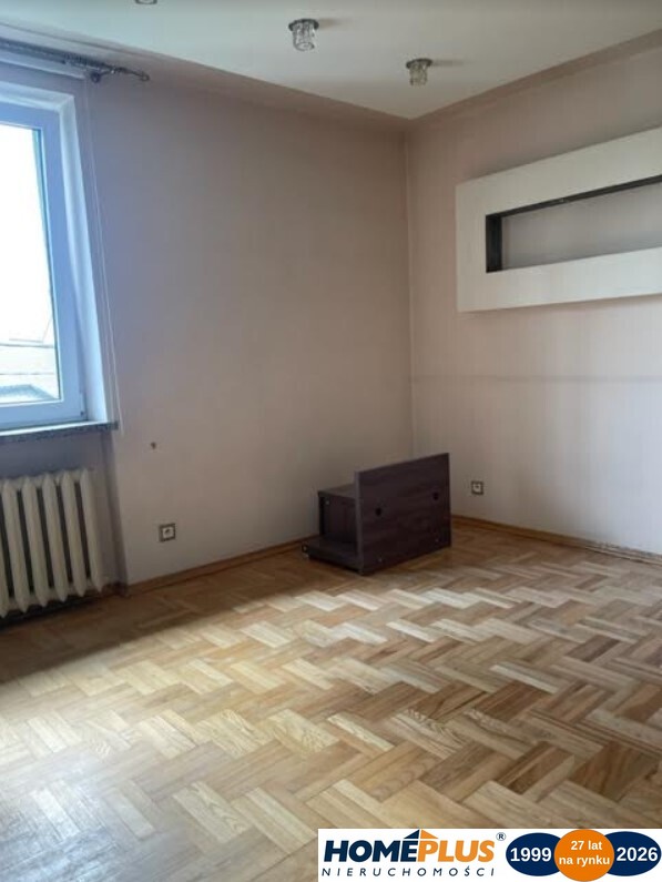 Dom dla pracowników z przestronnymi pokojami.