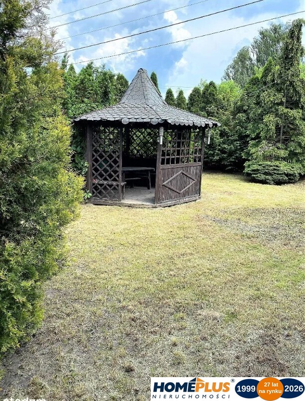 Dom dla pracowników z przestronnymi pokojami.