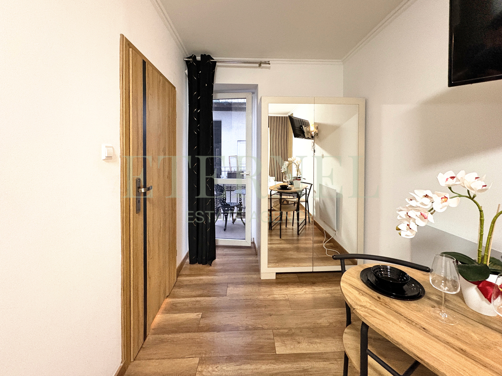 Airbnb/Booking - inwestycyjna kawalerka w centrum