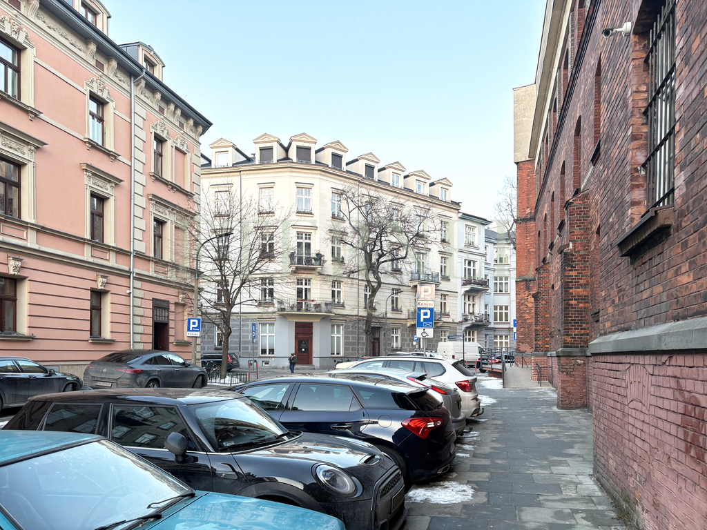 Airbnb/Booking - inwestycyjna kawalerka w centrum