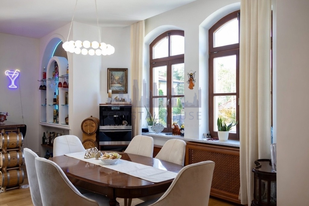 Elegancka Rezydencja z basenem, Ursynów