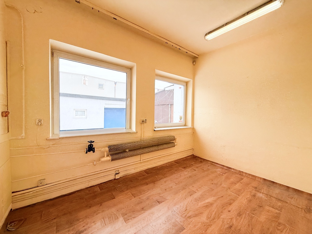 Tanie biuro blisko centrum Rzeszowa z parkingiem