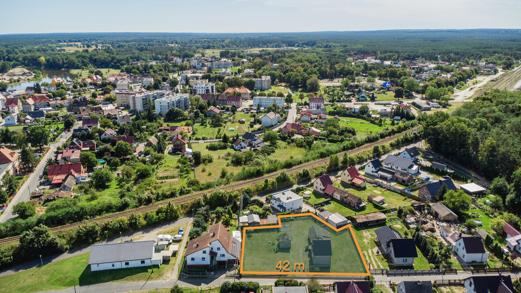 Działka 1518 m² z domem – przestrzeń dla rodziny