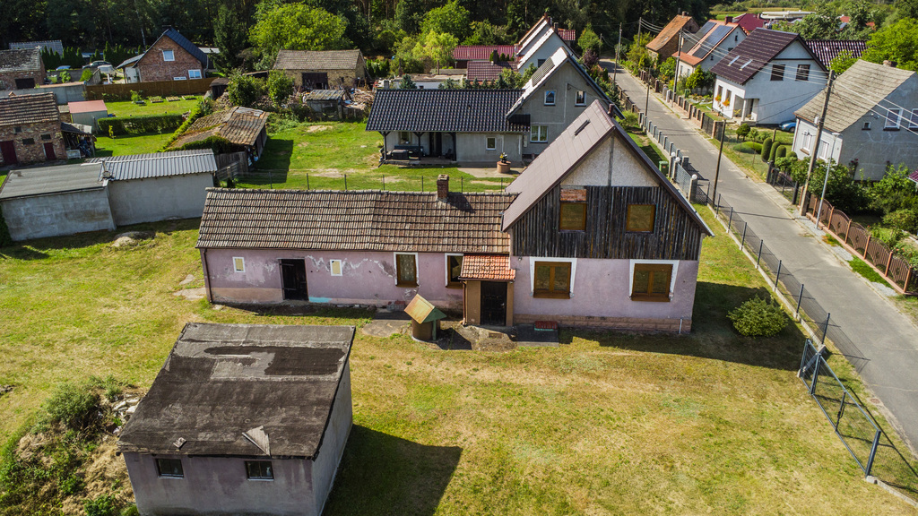 Działka 1518 m² z domem – przestrzeń dla rodziny