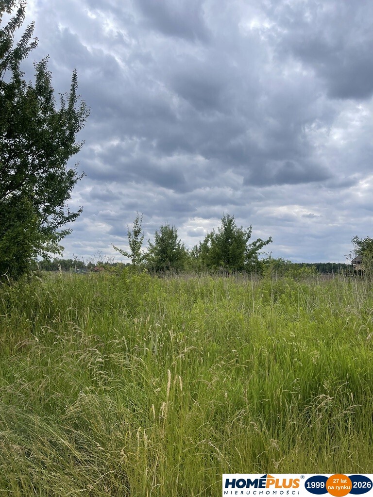 Działka budowlana 930 m² - blisko Warszawy.