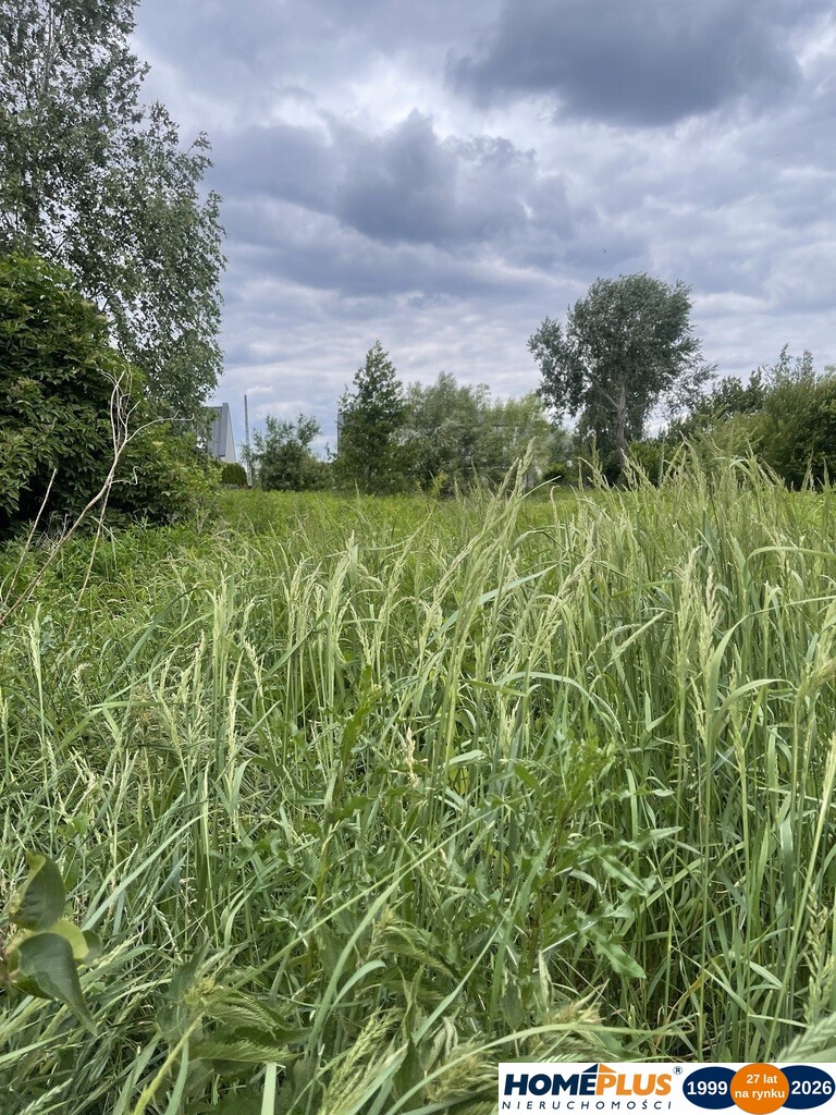 Działka budowlana 930 m² - blisko Warszawy.