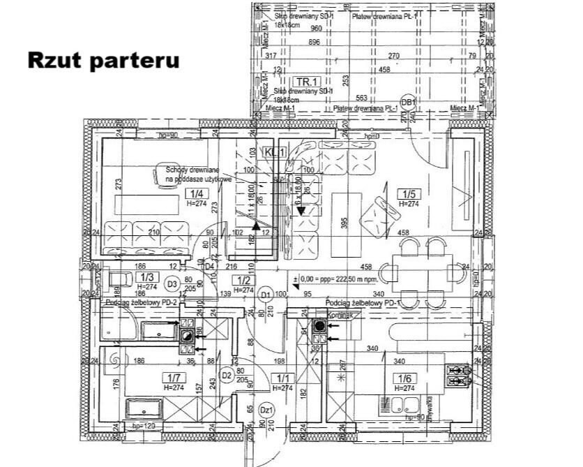 dom z dużymi przeszkleniami i potencjałem