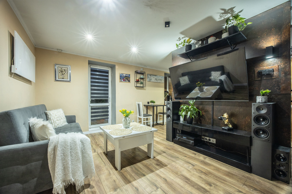 1. Piętro, Nowa Elektryka i Balkon