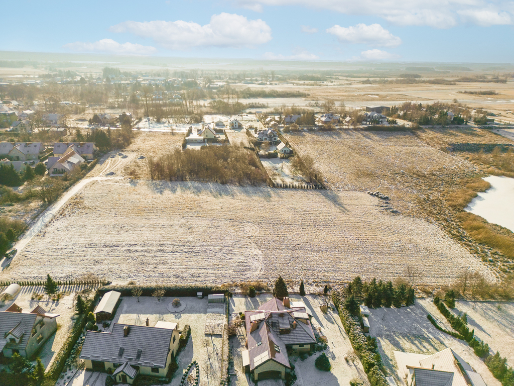 Działka siedliskowa nad rozlewiskiem 4 km od morza