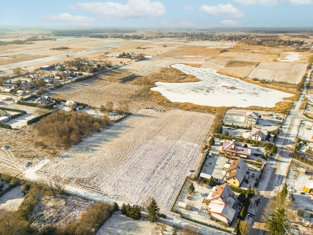 Działka siedliskowa nad rozlewiskiem 4 km od morza