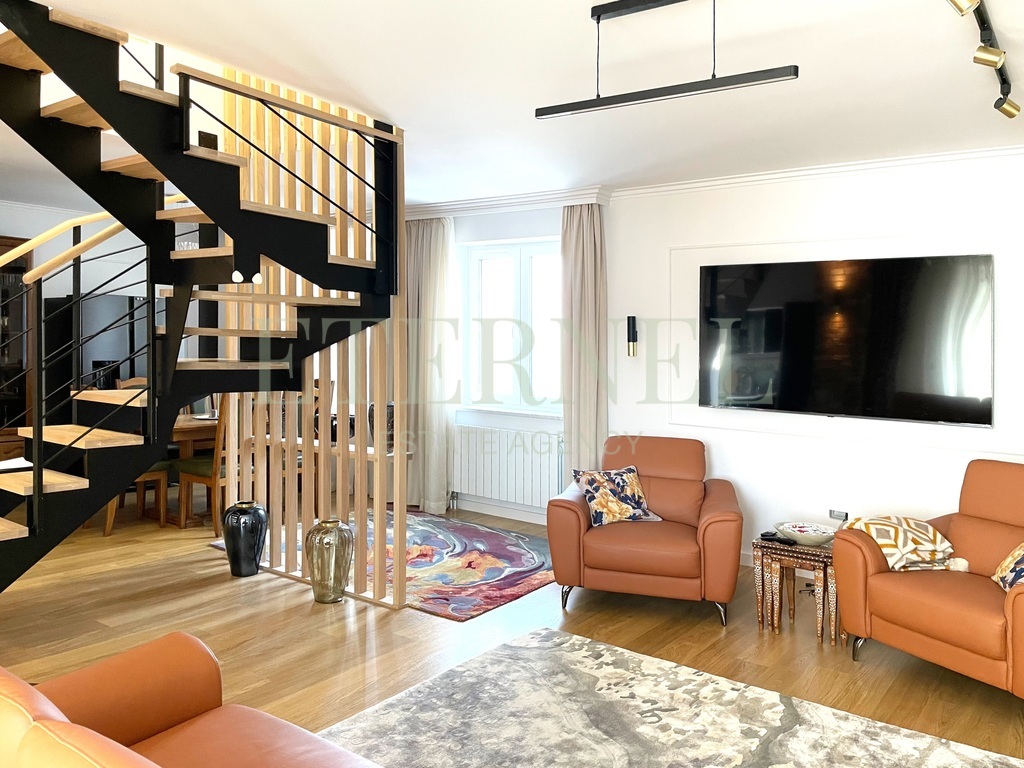 Wyjątkowe mieszkanie dwupoziomowe 125m2 Kozłówek