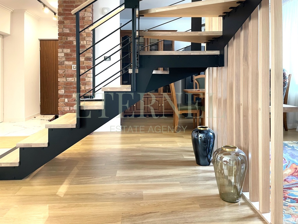 Wyjątkowe mieszkanie dwupoziomowe 125m2 Kozłówek