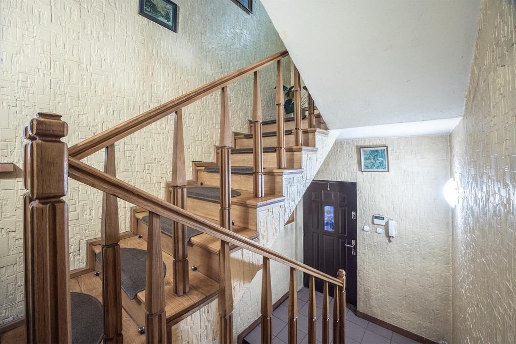 Dom z potencjałem biznesowym! Firma + azyl!