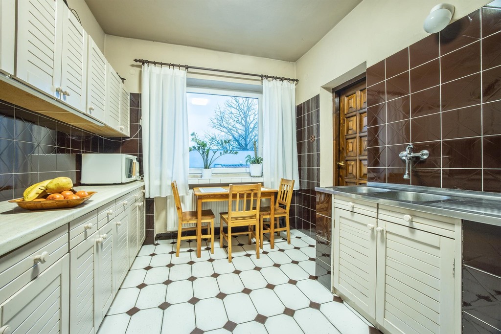 Dom z potencjałem biznesowym! Firma + azyl!