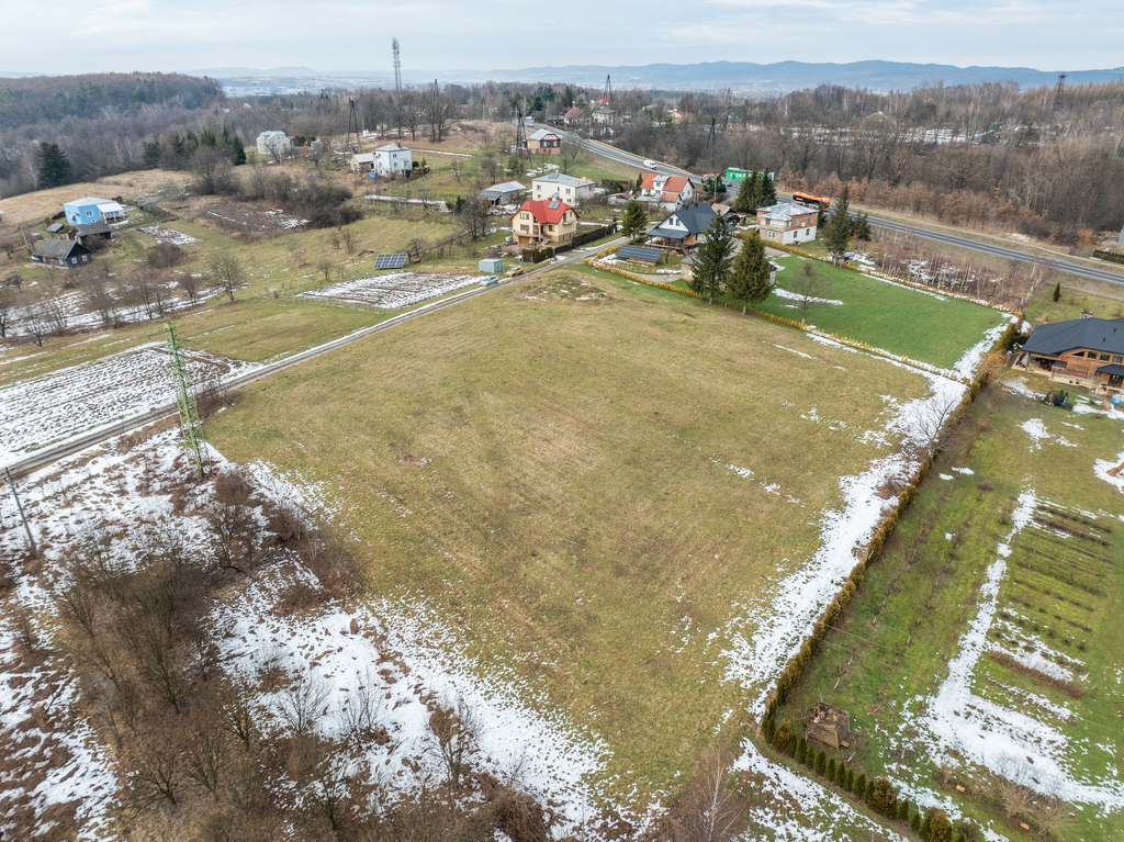 Działka budowlana pod Krosnem – widoki, natura