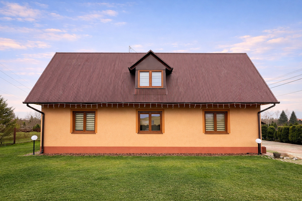 Duży dom z 3 sypialniami i garażem