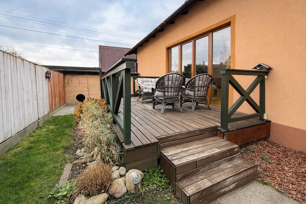 Duży dom z 3 sypialniami i garażem