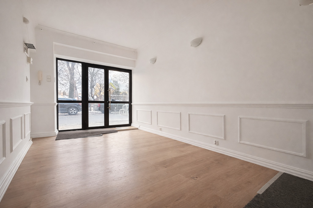 Lokal z witryną na parterze w centrum miasta