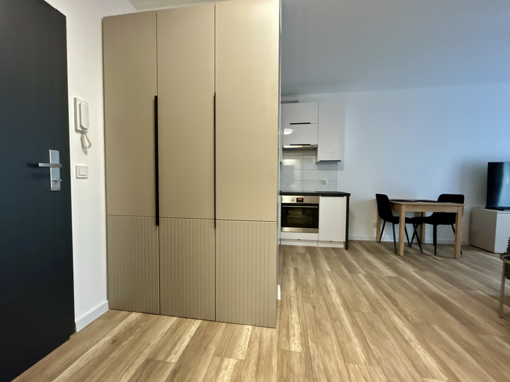 PIERWSZY NAJEM | 2 POKOJE | BALKON | GARAŻ