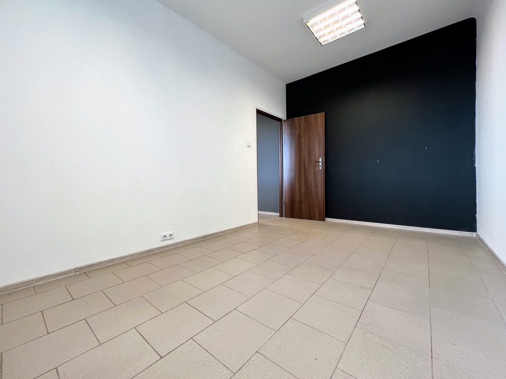 Lokal biurowy na piętrze 2 pokoje