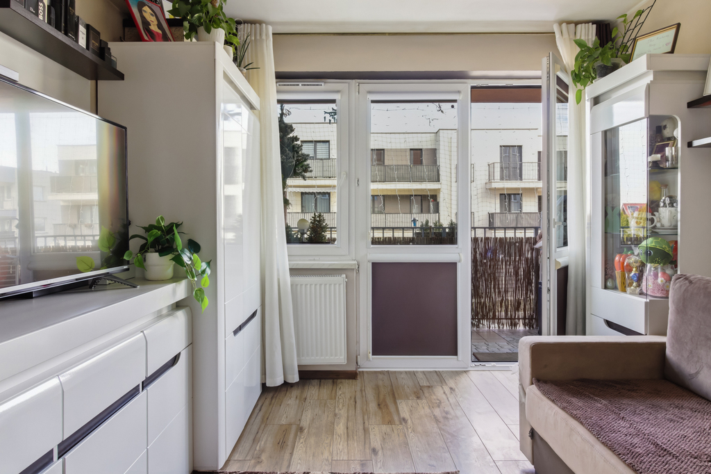 3 pokoje, duży balkon - blisko trasy S7