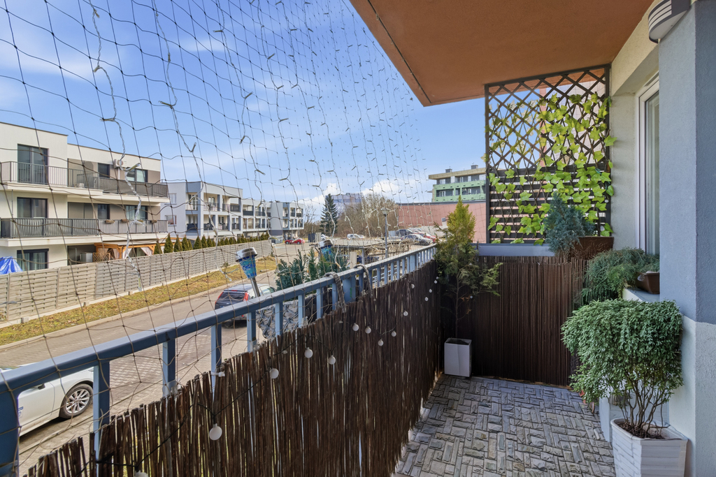 3 pokoje, duży balkon - blisko trasy S7