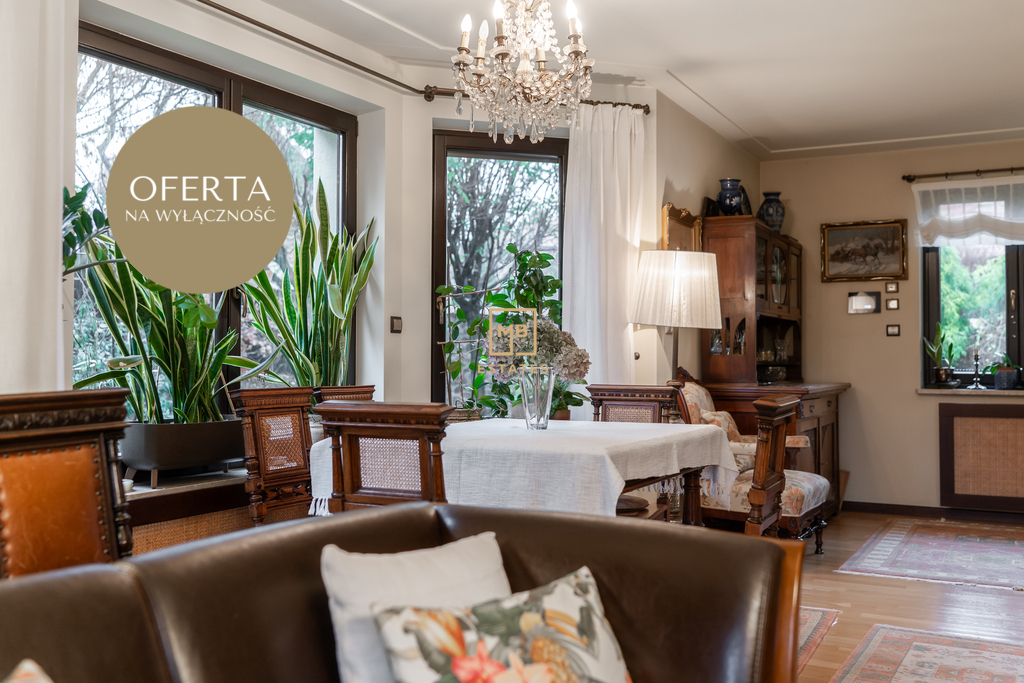 Dom wolnostojący na strzeżonym osiedlu.