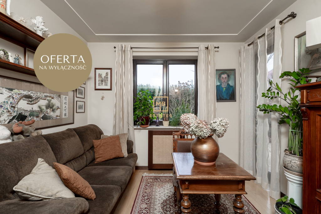 Dom wolnostojący na strzeżonym osiedlu.